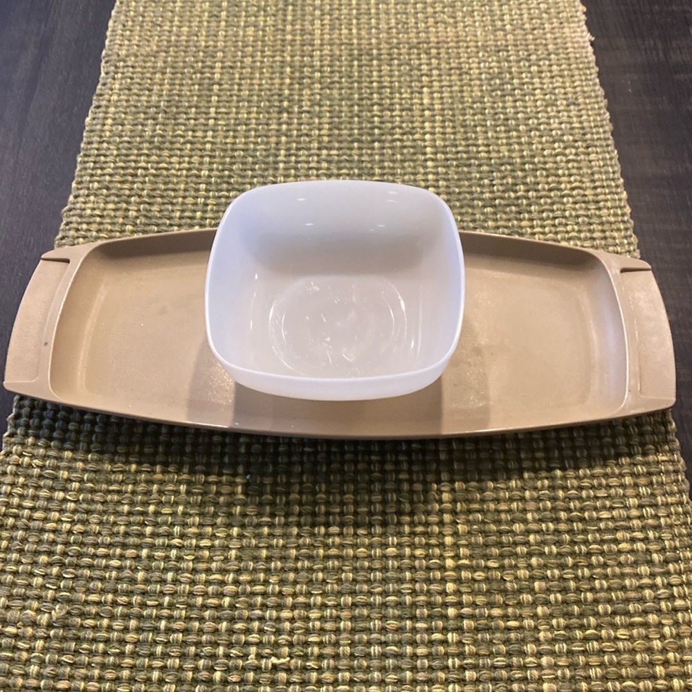 Vintage Tupperware Chip & Dip Tray*missing lid*